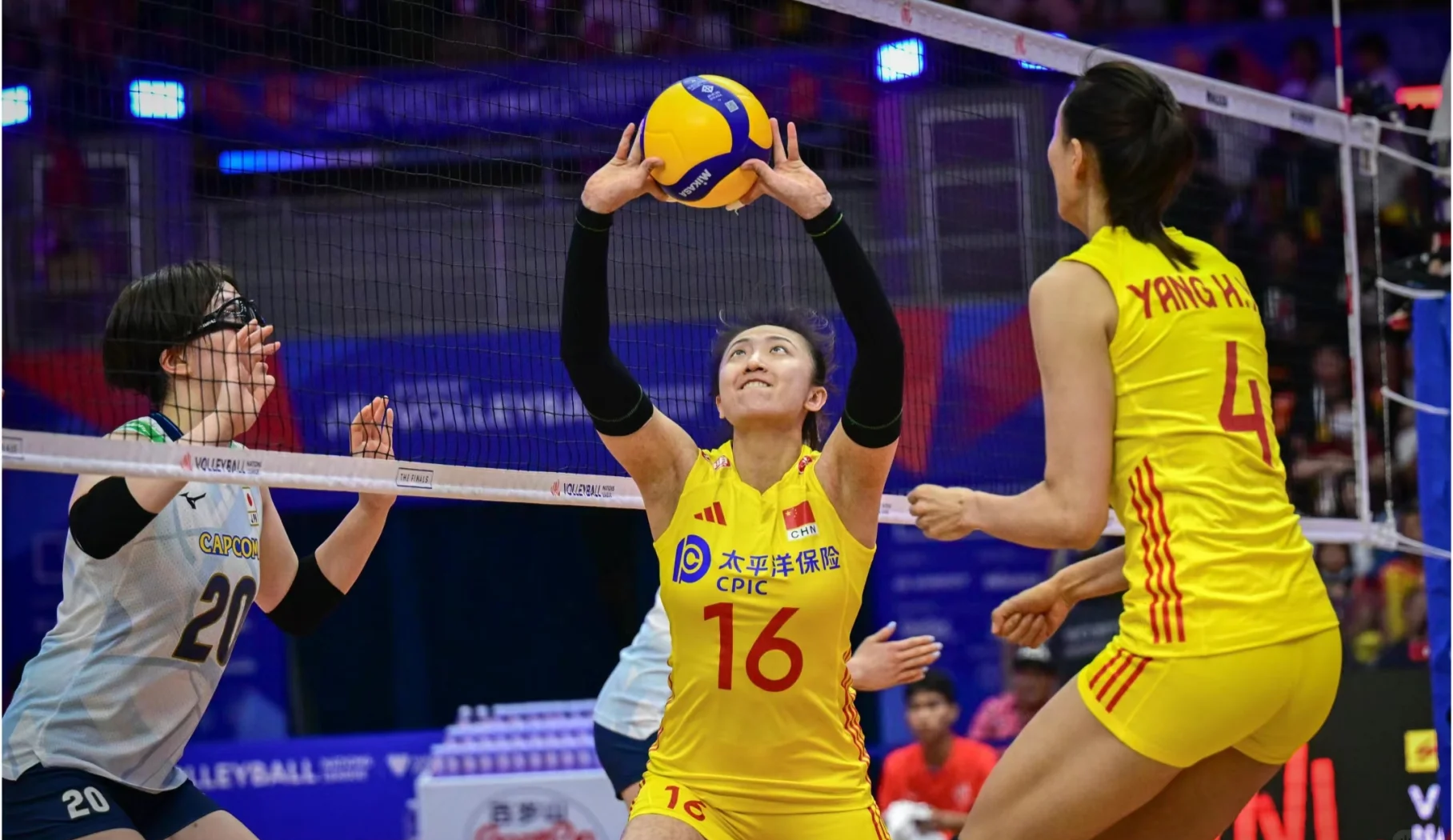 包含强大的替补阵容,保持球队持续强势的词条 包含强大的替补阵容,保持球队持续强势的词条