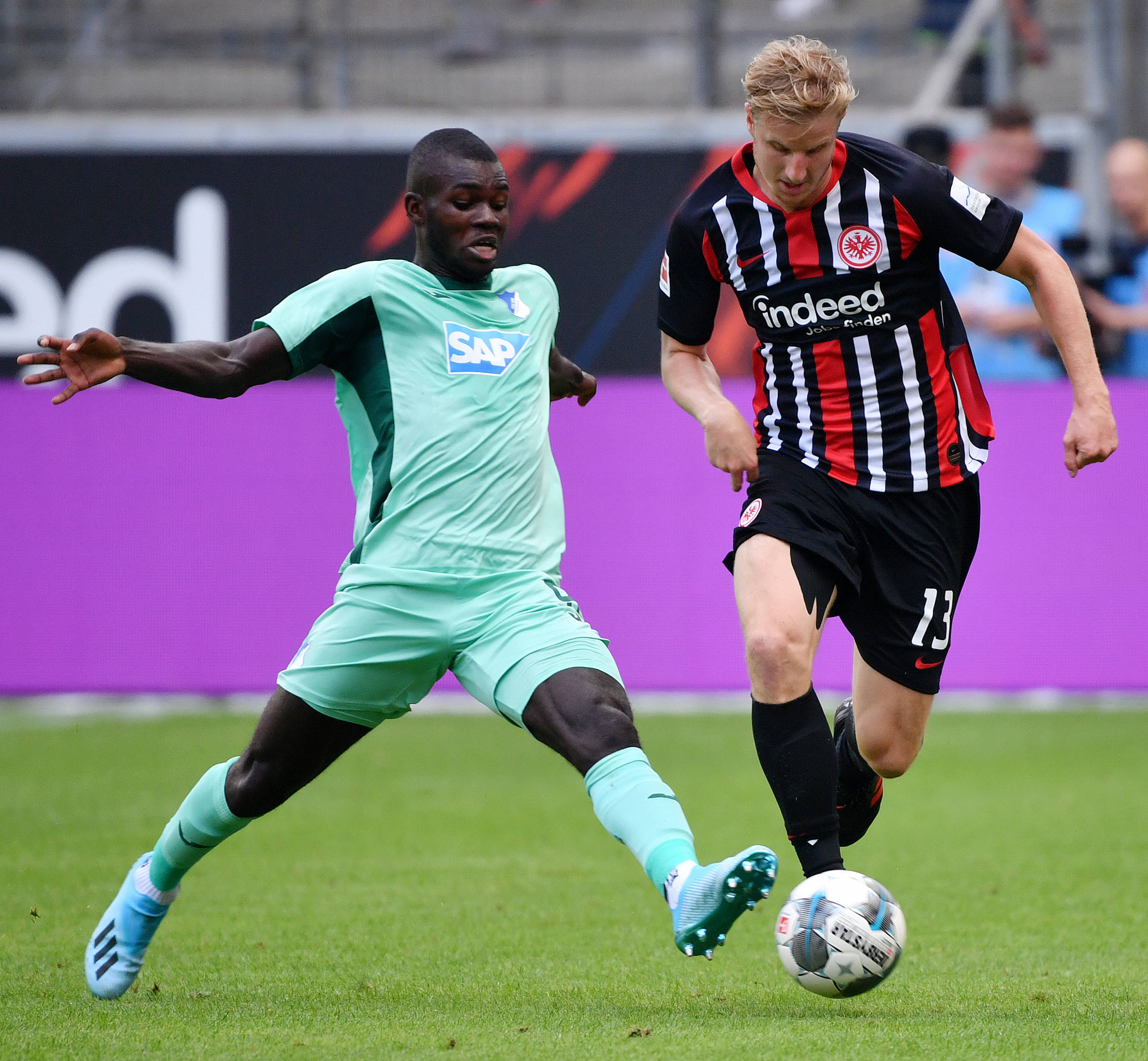 包含霍芬海姆逼平对手,表现均衡稳定的词条 包含霍芬海姆逼平对手,表现均衡稳定的词条