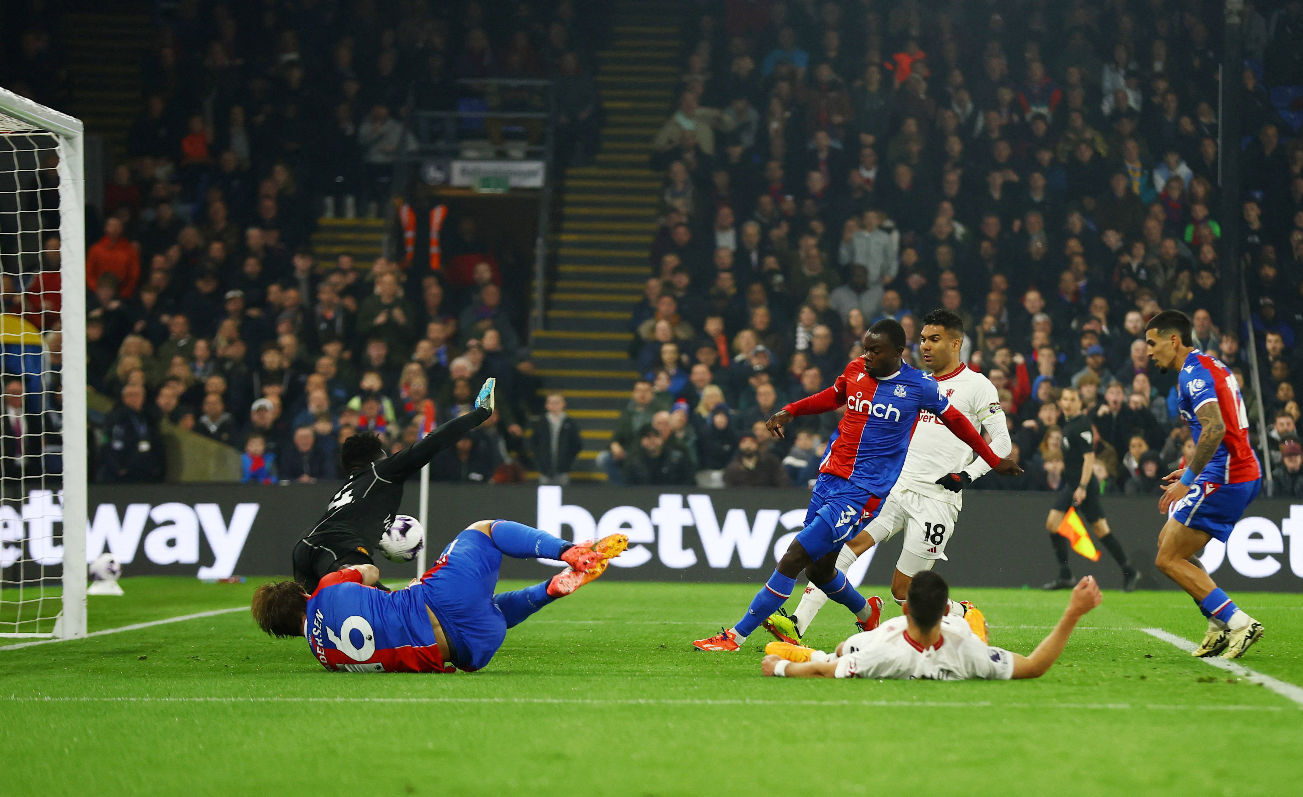 关于水晶宫中场受伤，球队战力受到影响，备战需谨慎的信息