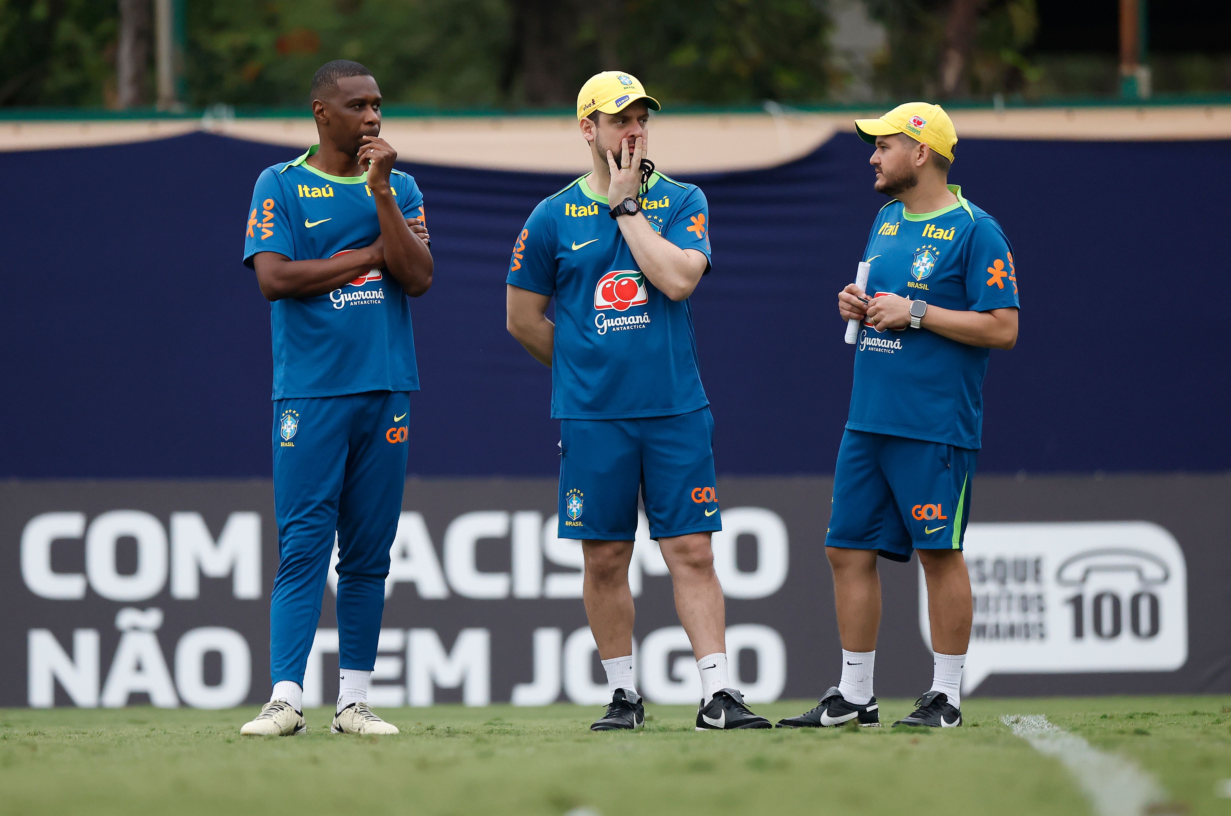 包含里尔俱乐部球员受伤,教练组调整战术备战的词条 包含里尔俱乐部球员受伤,教练组调整战术备战的词条