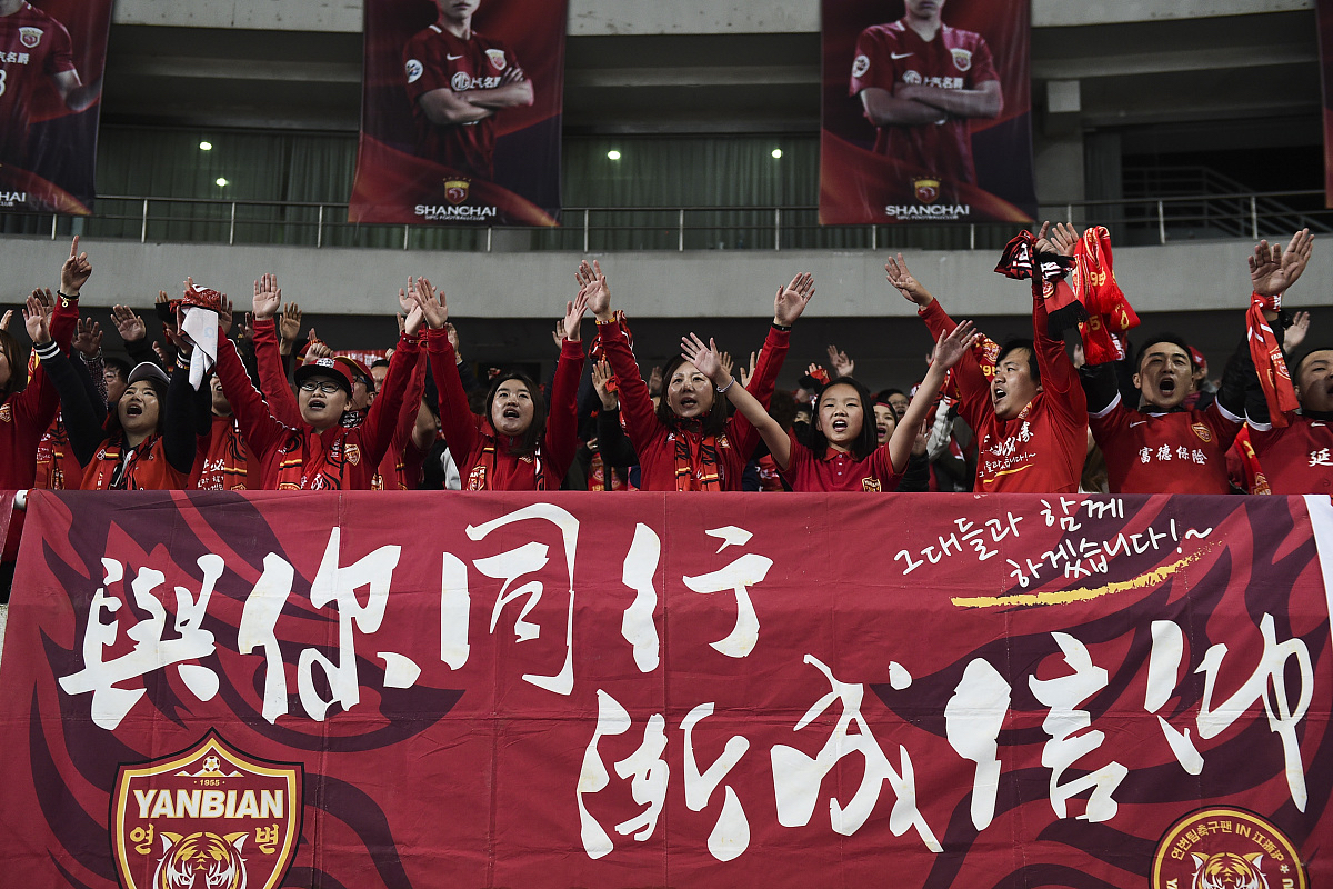 足球迷们翘首期待洲际俱乐部精彩战役的简单介绍 足球迷们翘首期待洲际俱乐部精彩战役的简单介绍