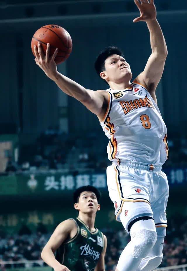 开云体育官网-重庆男篮在比赛中展现出强大崔权，击败对手