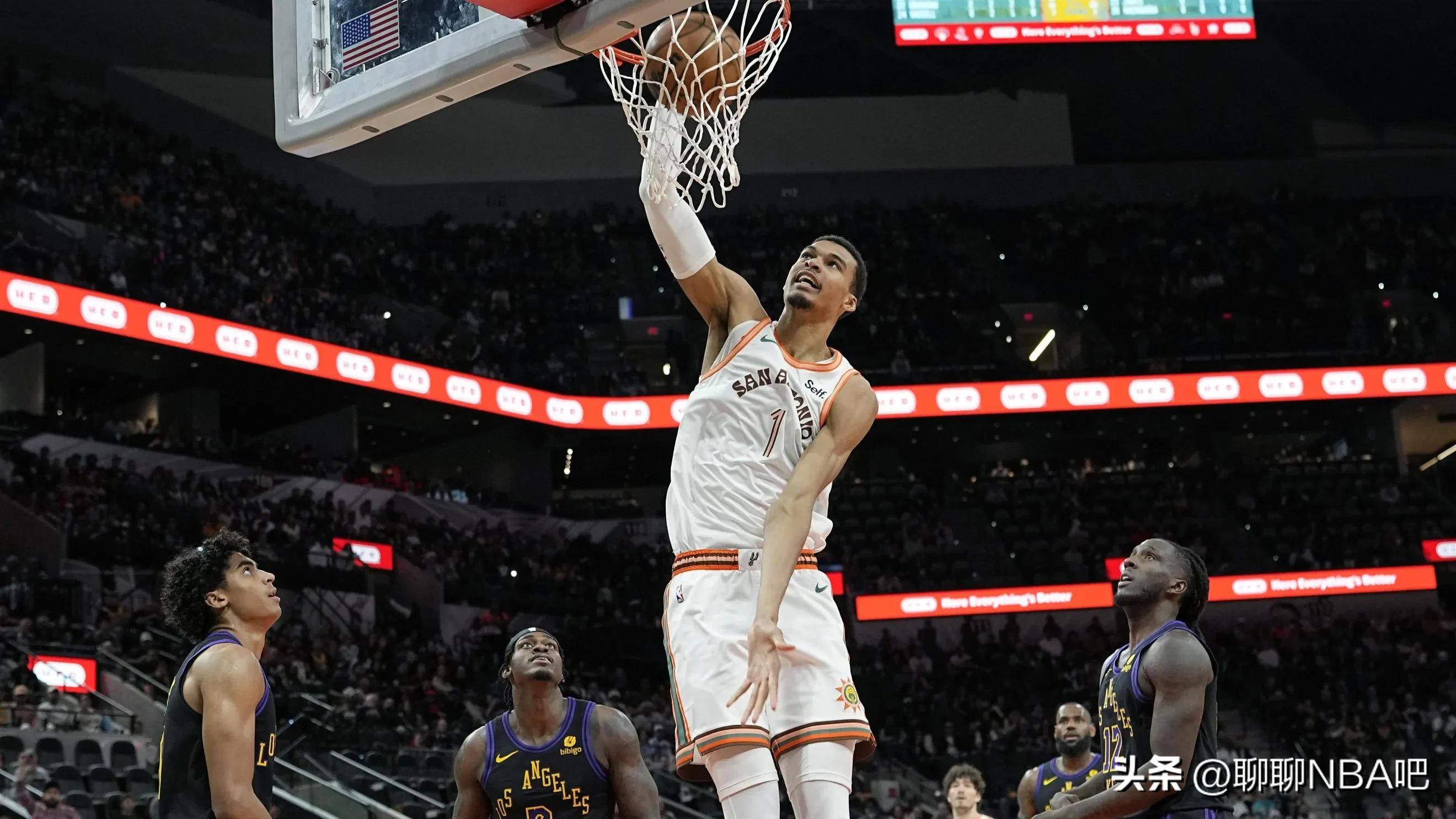 灰熊客场击败国王,维斯布鲁克闪光分的简单介绍 灰熊客场击败国王,维斯布鲁克闪光分的简单介绍