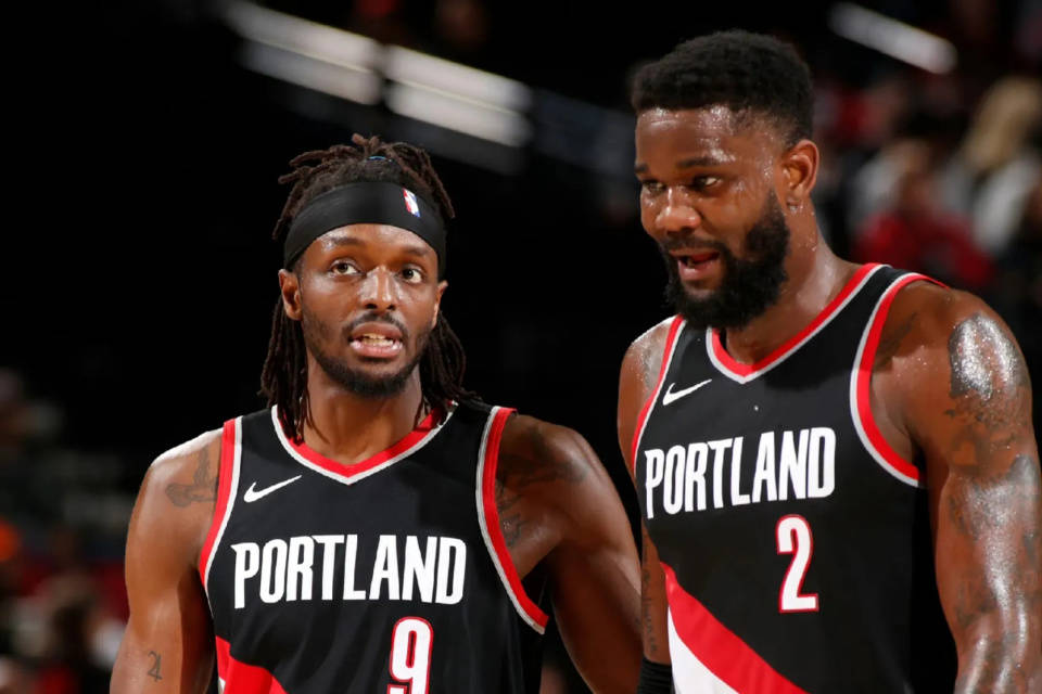 开云体育-开拓者将对阵湖人，安东尼复出拿下高分的简单介绍