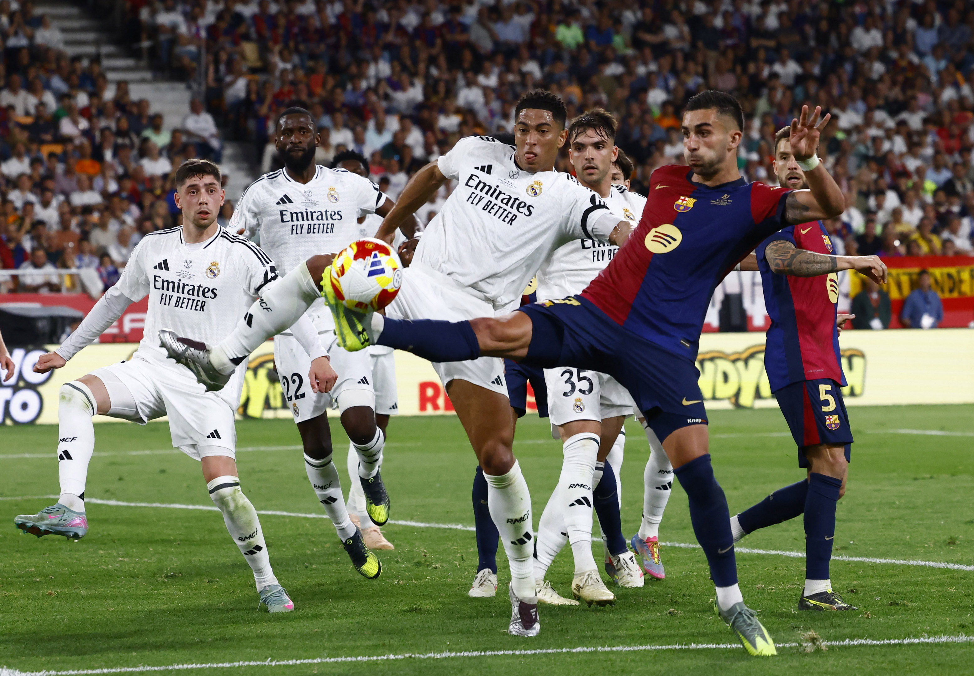 皇家马德里客场大胜,追赶领头羊的简单介绍 皇家马德里客场大胜,追赶领头羊的简单介绍