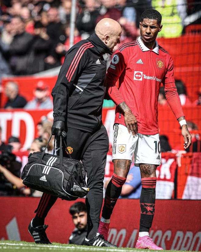 开云体育平台APP-塞维利亚惊险胜利，曼联遭遇困境