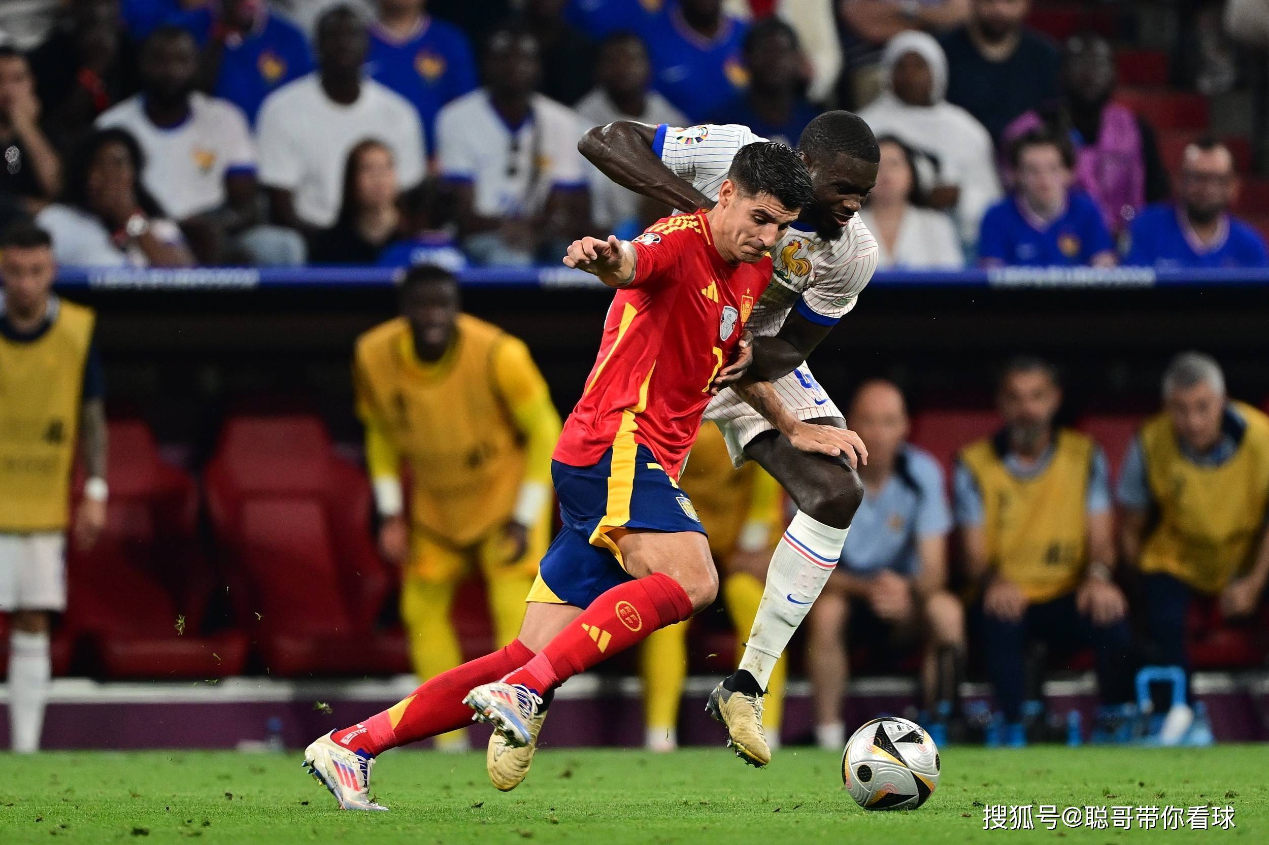 葡萄牙队力克巴黎圣日耳曼，步入欧国联半决赛