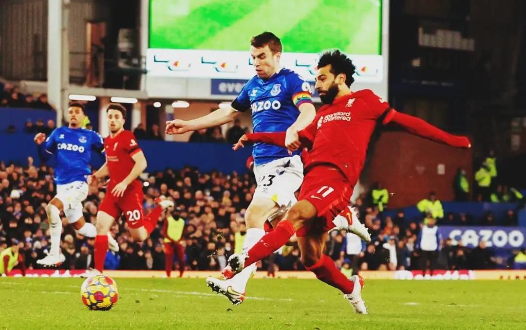 利物浦主场击败埃弗顿，气势如虹