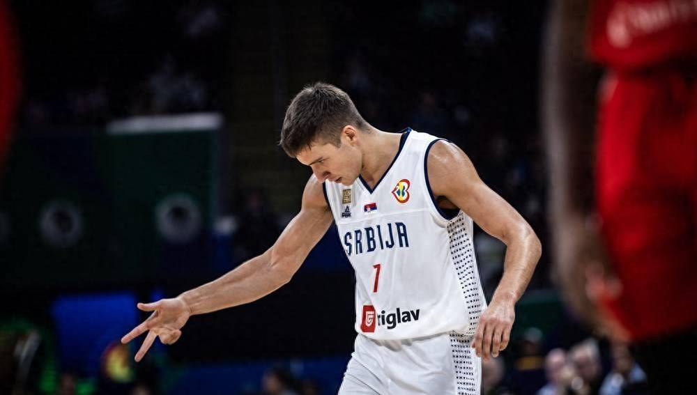 开云体育中国-加拿大明星球员领跑美国联赛，成为焦点