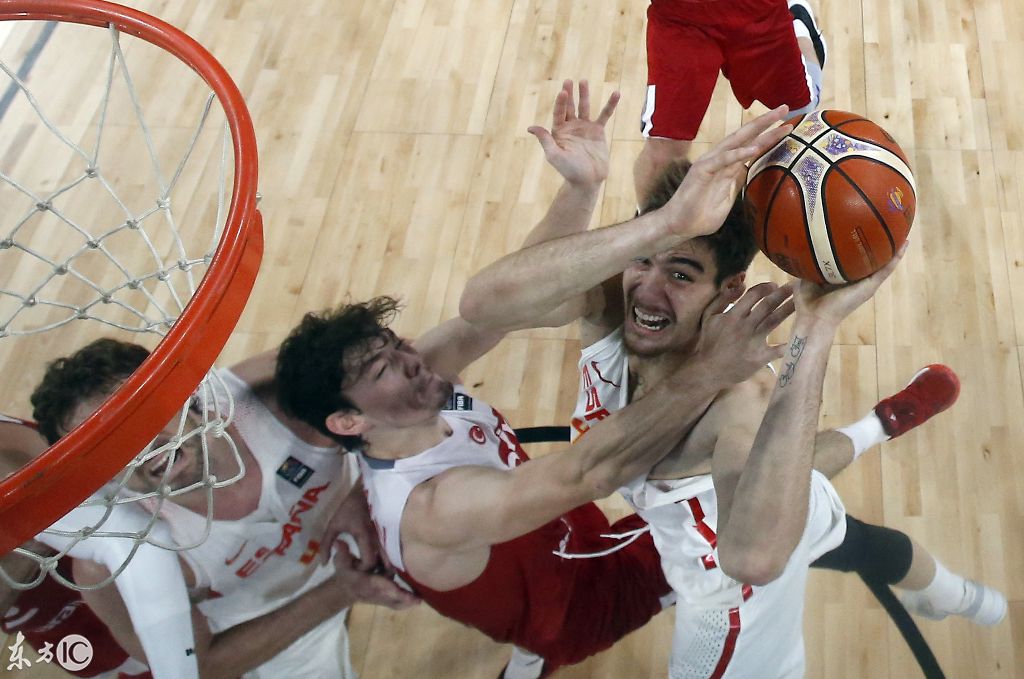 开云体育平台APP-关于西班牙男篮力克土耳其男篮，布拉德利爆发神勇的信息