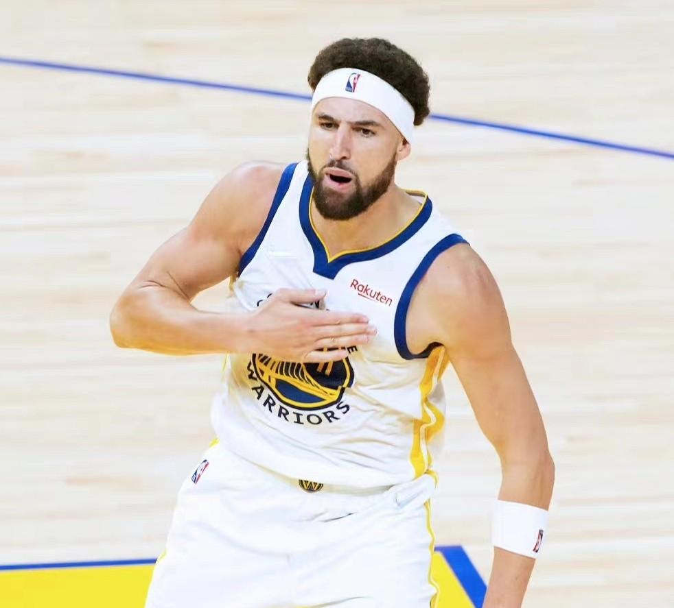 勇士惜败独行侠,汤普森状态回暖 勇士惜败独行侠,汤普森状态回暖