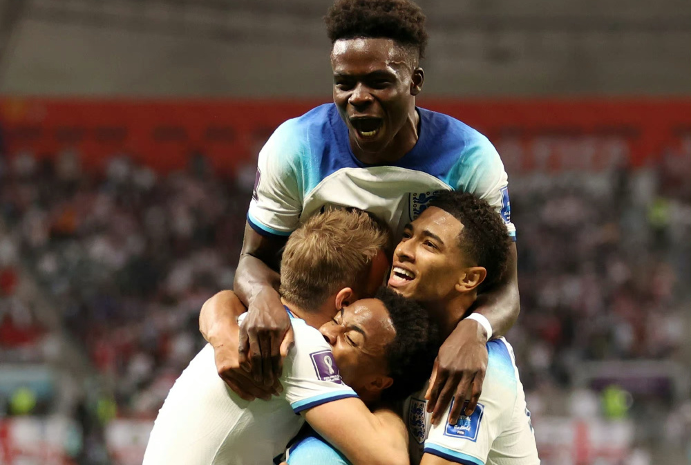 开云体育官网-英格兰队碾压德国队,王皓统治全场