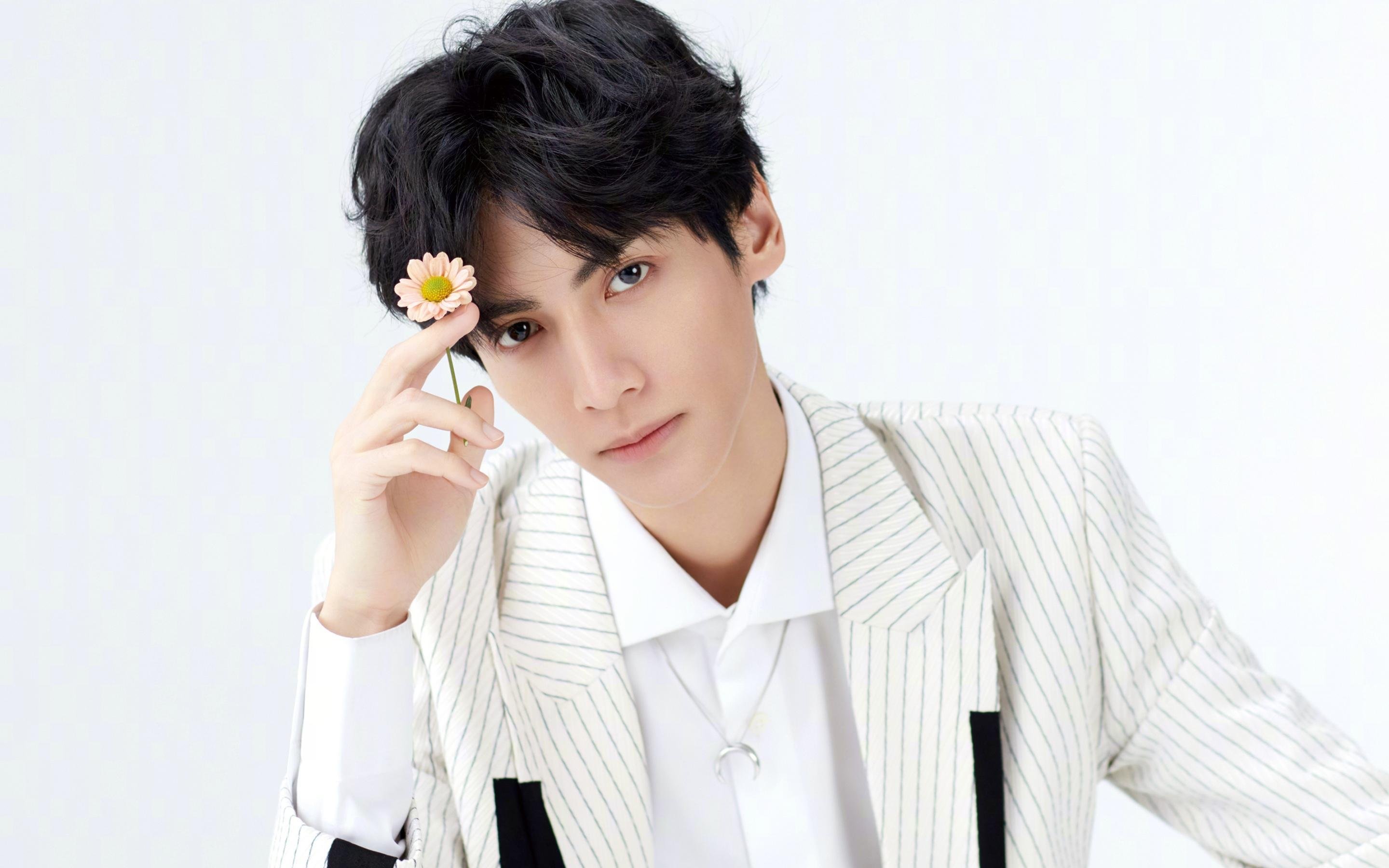 星光对决,萨卡生涯之夜照亮欧陆,黄色潜水艇强势压制日本锋芒